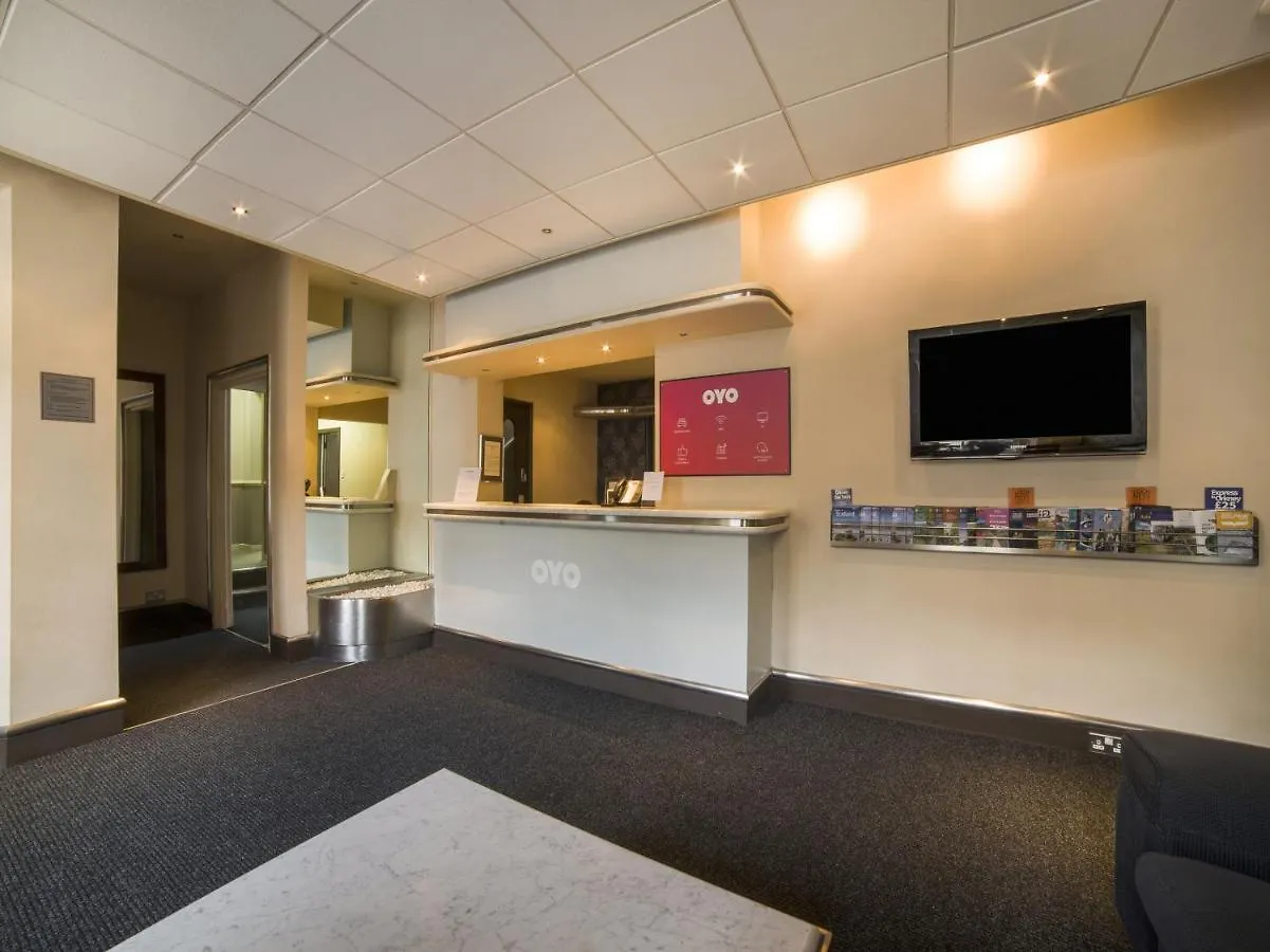 Brentwood Aberdeen City Centre 3*,