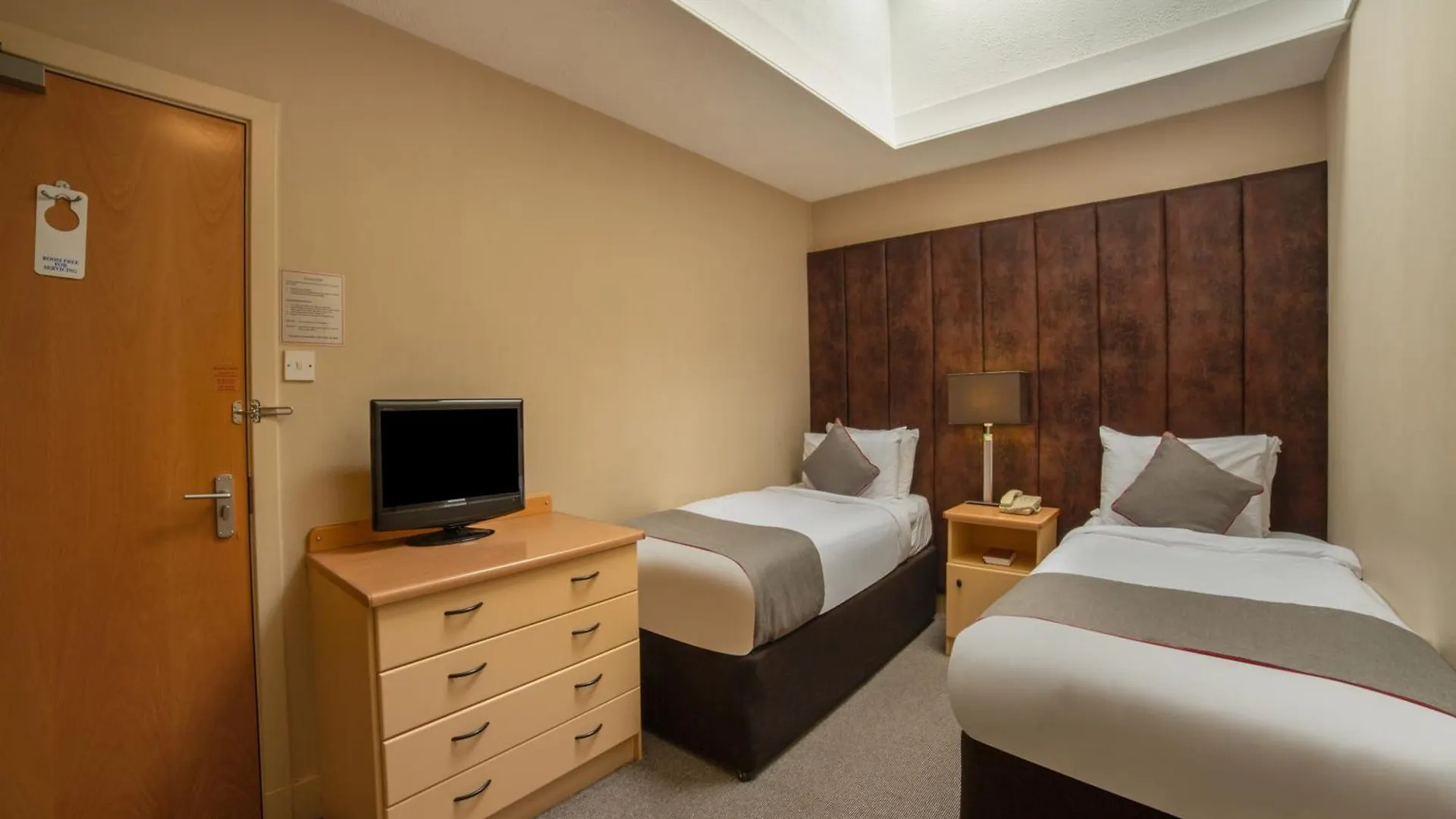 Brentwood Aberdeen City Centre 3*,  Reino Unido